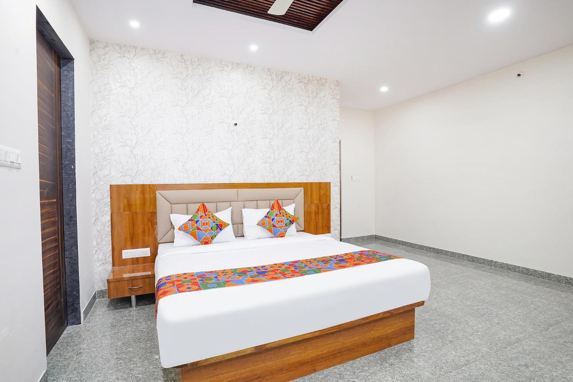 Fabhotel Platinum Palace - Nr Magadi Main Road 班加罗尔 外观 照片