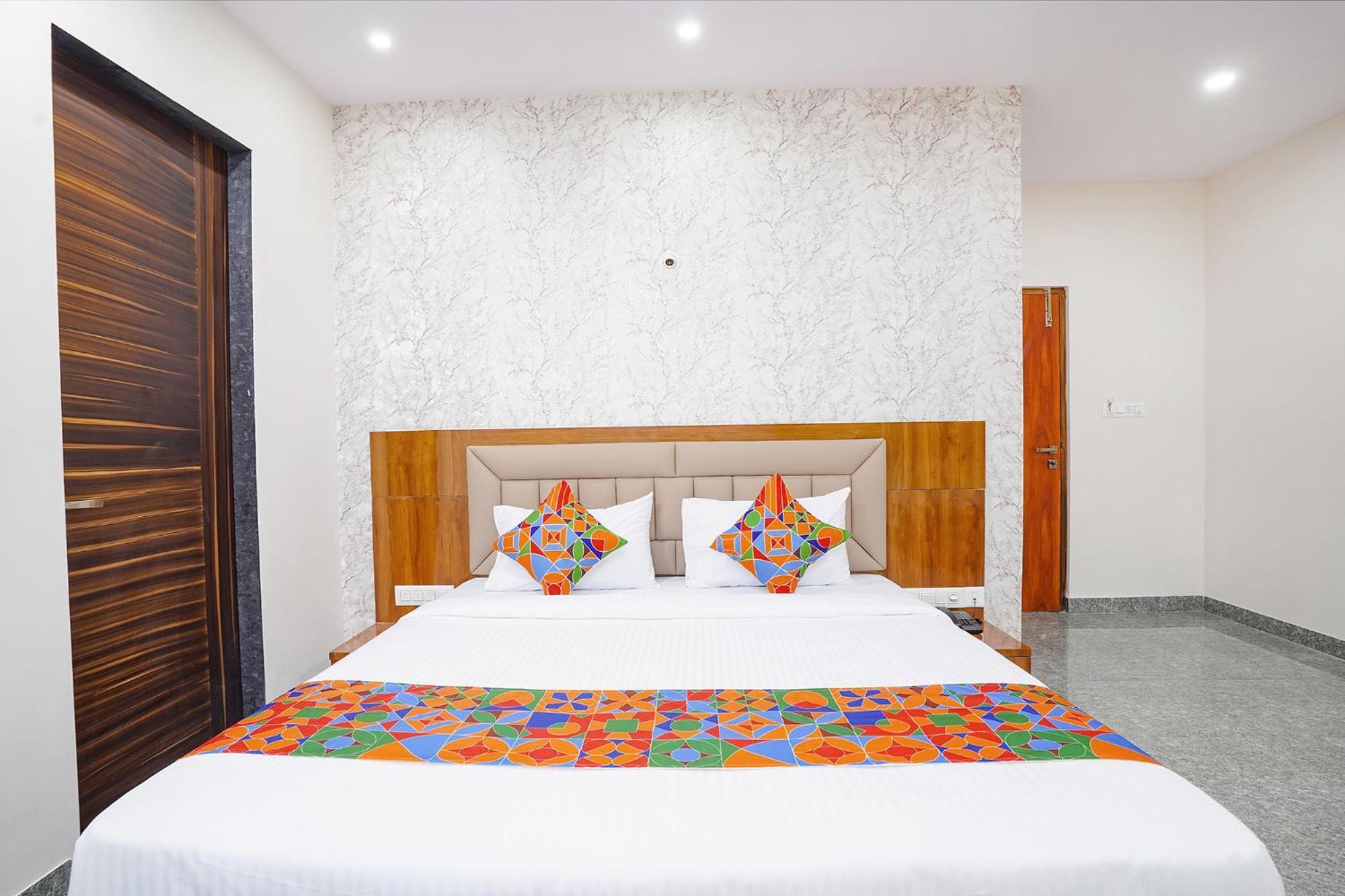 Fabhotel Platinum Palace - Nr Magadi Main Road 班加罗尔 外观 照片