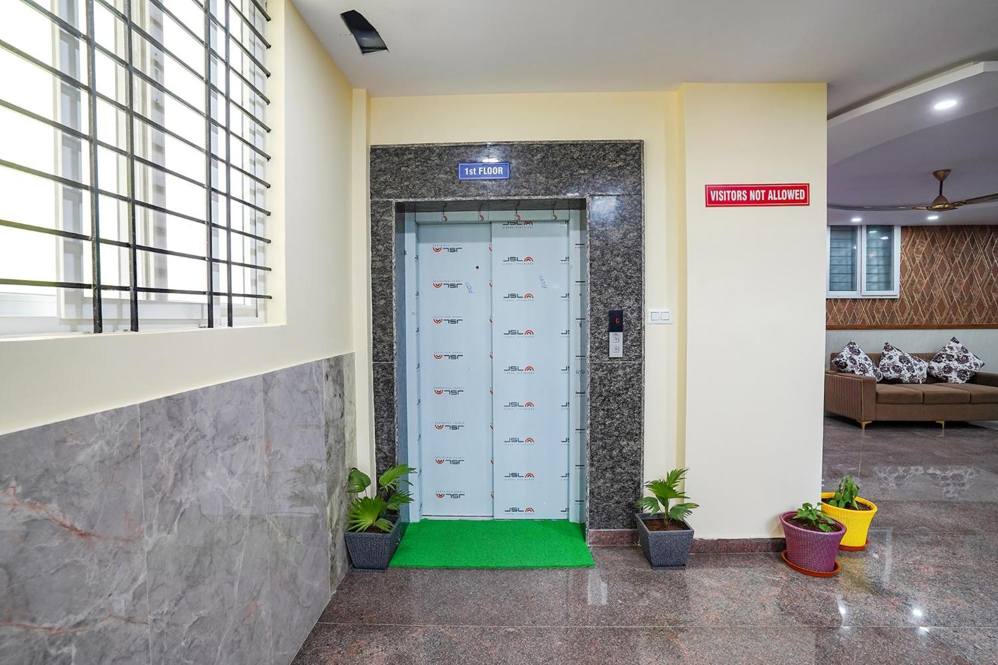 Fabhotel Platinum Palace - Nr Magadi Main Road 班加罗尔 外观 照片