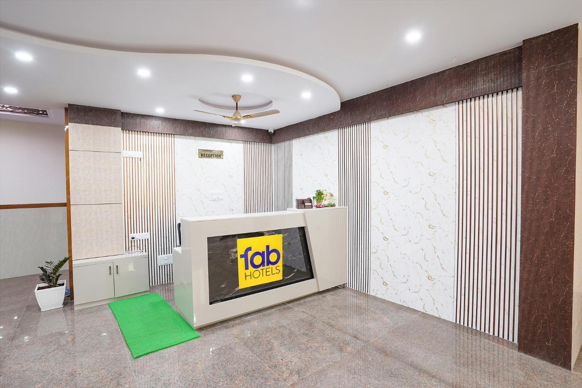 Fabhotel Platinum Palace - Nr Magadi Main Road 班加罗尔 外观 照片