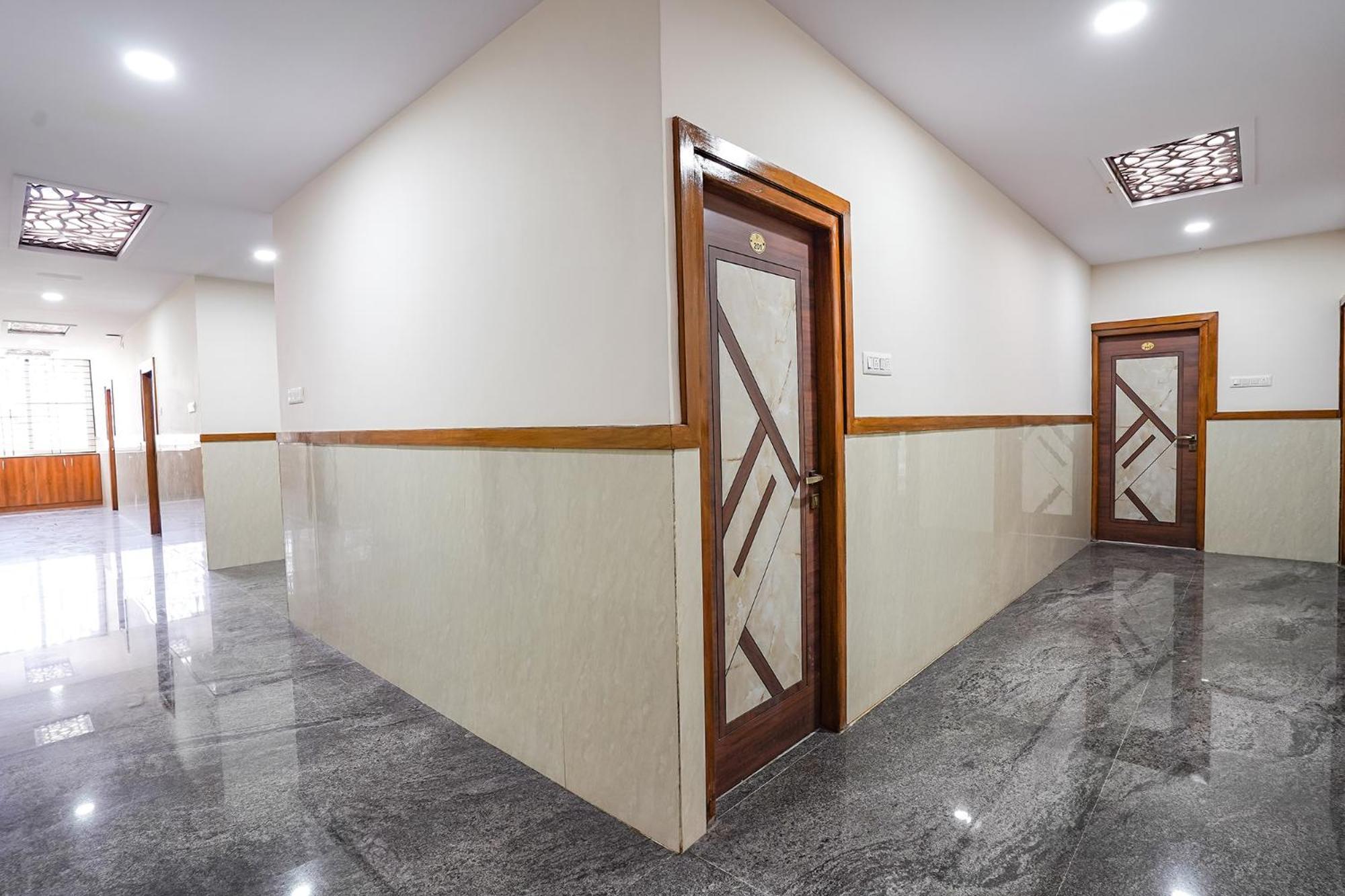 Fabhotel Platinum Palace - Nr Magadi Main Road 班加罗尔 外观 照片